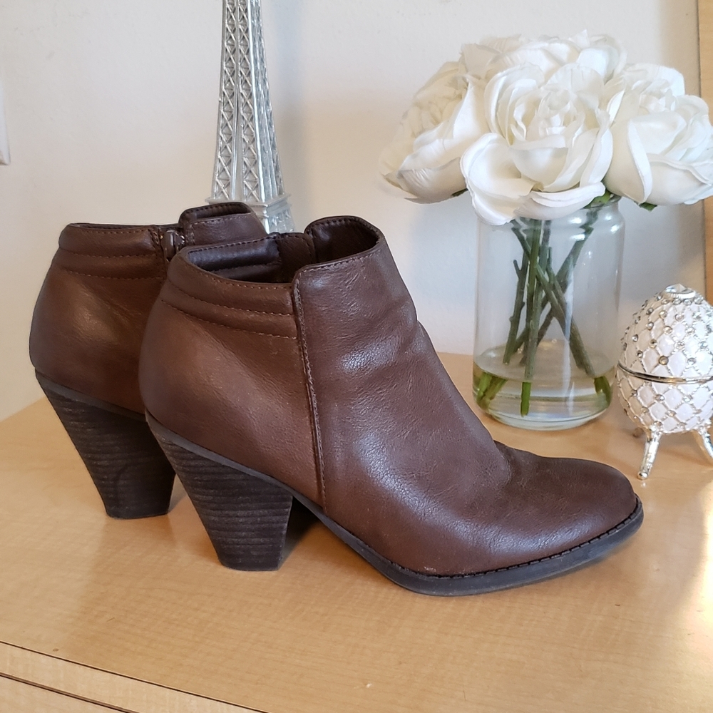 MIA Brown Ankle Boots Shoe Size 8